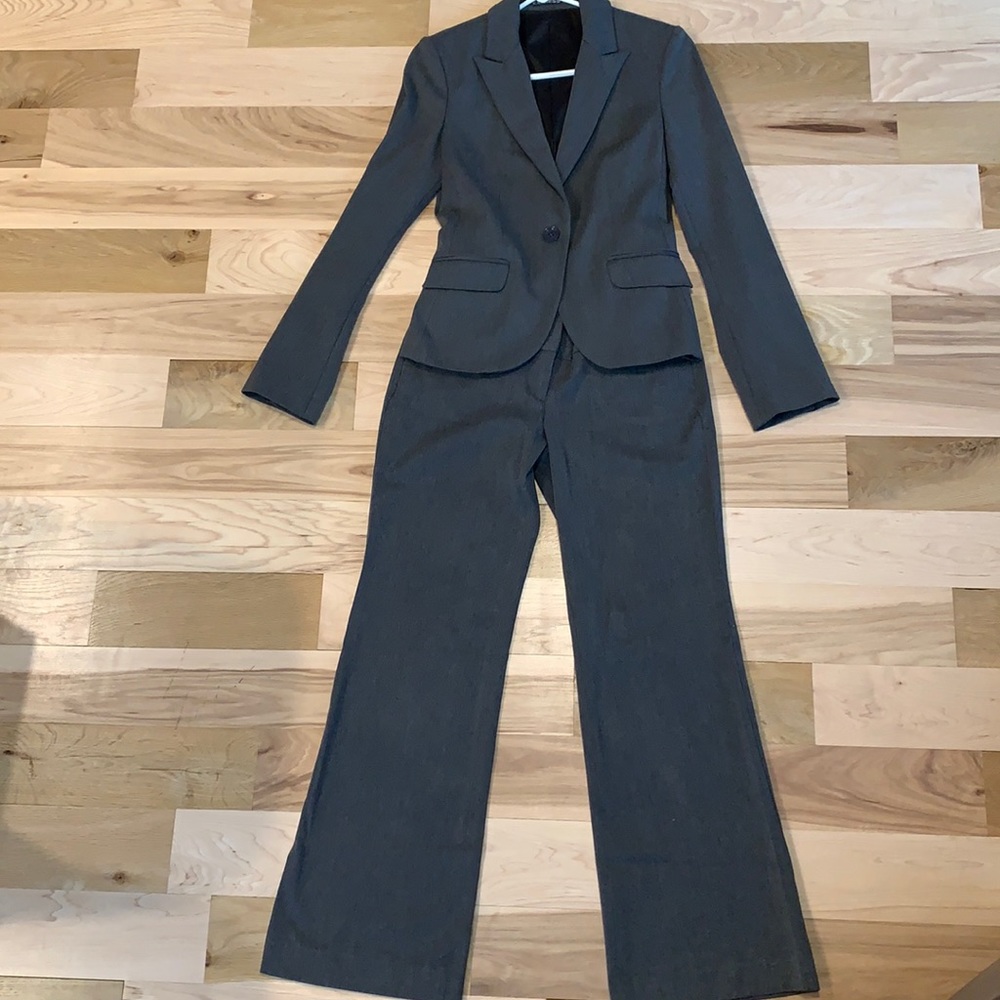 Express suit, small jacket and size 2s pants, gray